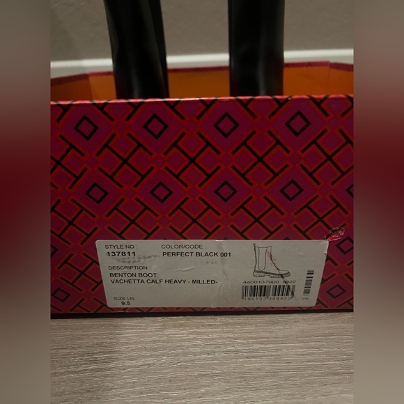 $428 Tory Burch Leather - Benton Boot. Boots in size 9.5 - Picture 4 of 6